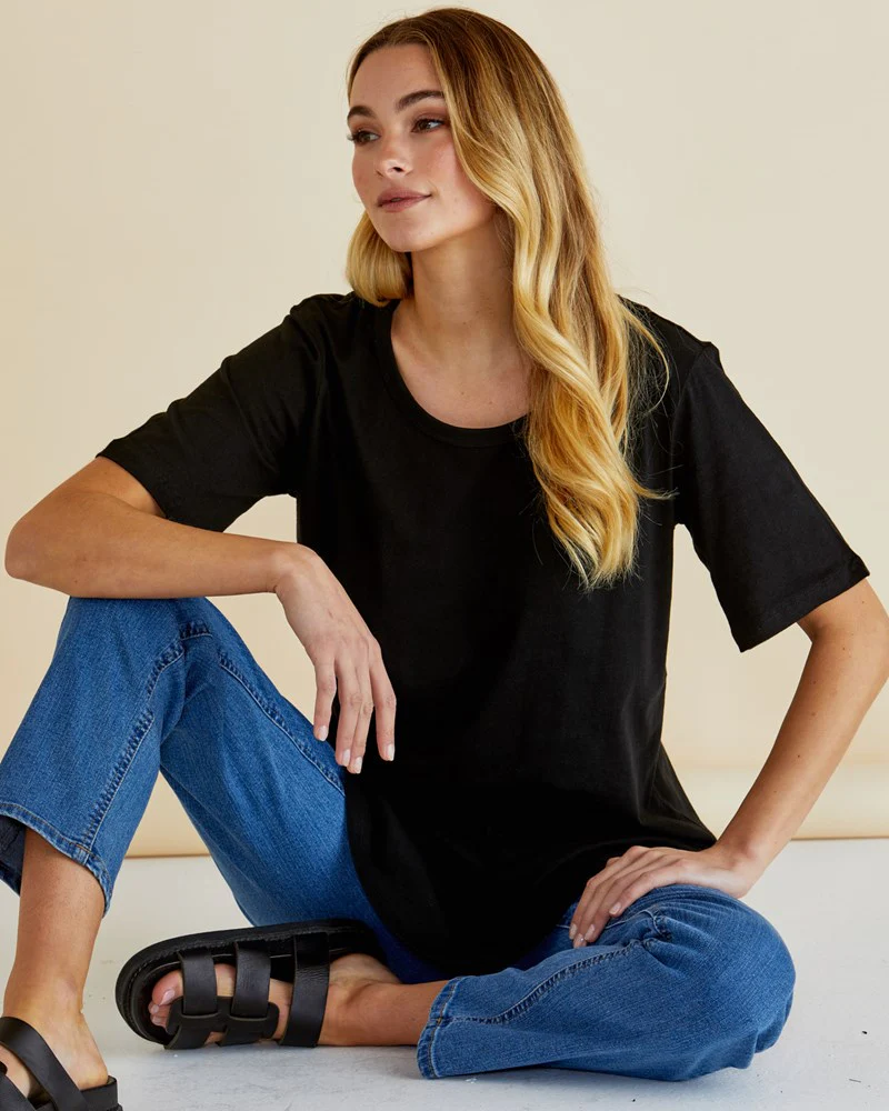 Ariana Tee