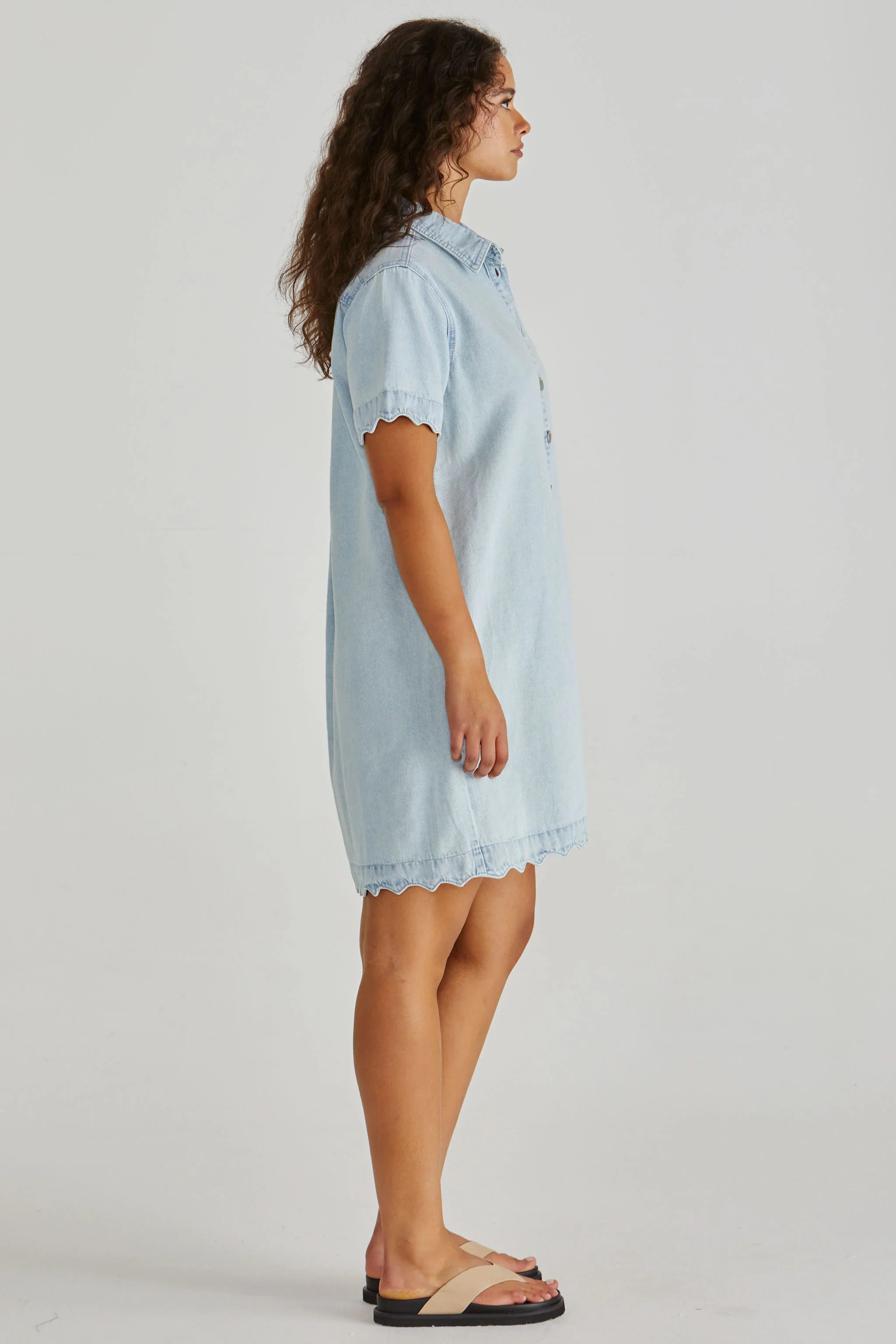 VALE SCALLOPED DENIM DRESS - Bleach - Image 3